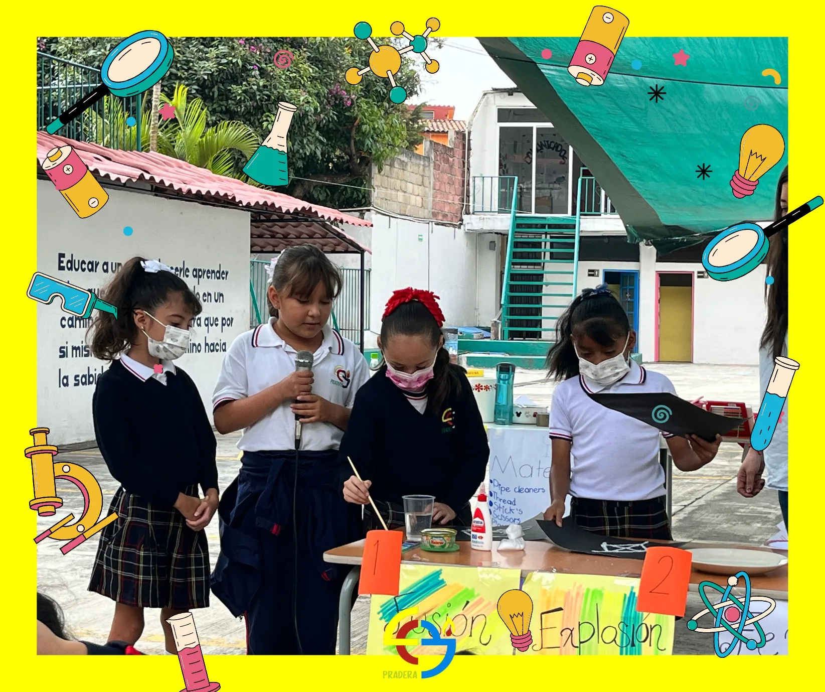 Alumnas en actividad de ciencia